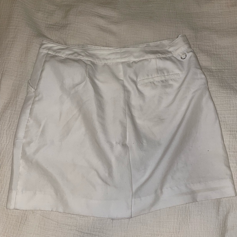 Izod White Skort